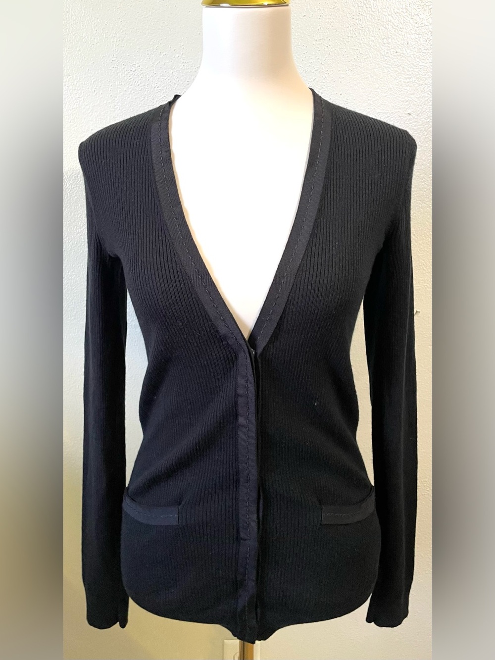 Club Monaco Black Wool Cashmere Silk VNeck Cardigan Sweater Quiet Luxury Academy
